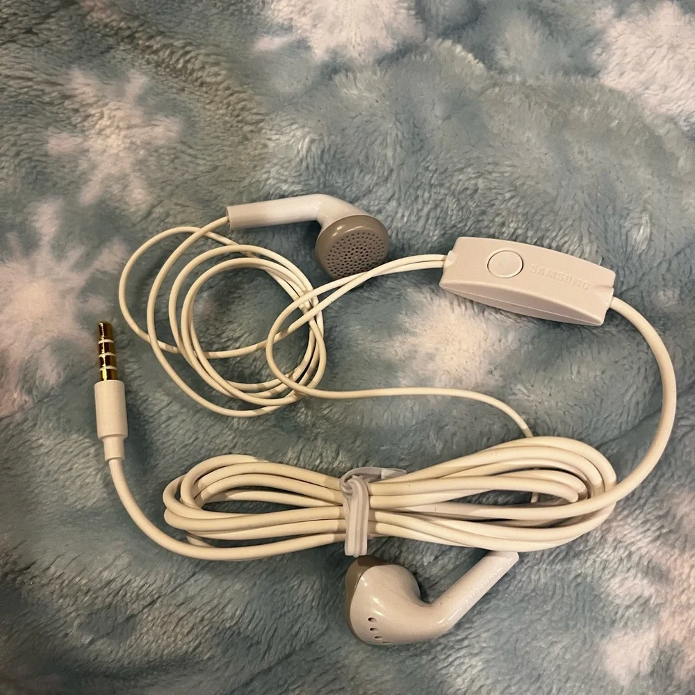 Samsung Wired headset with Microphone